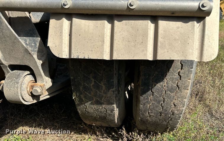 image for item DN0778 2007 International  9200i semi truck