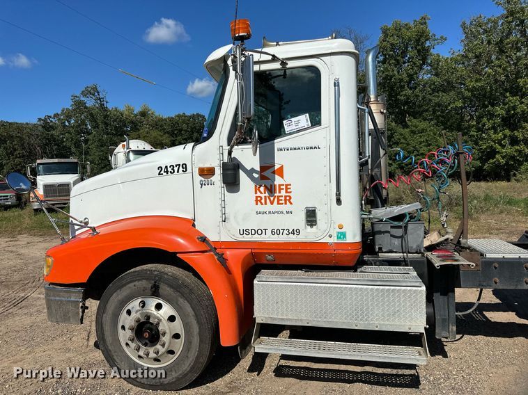 image for item DN0779 2007 International  9200i semi truck