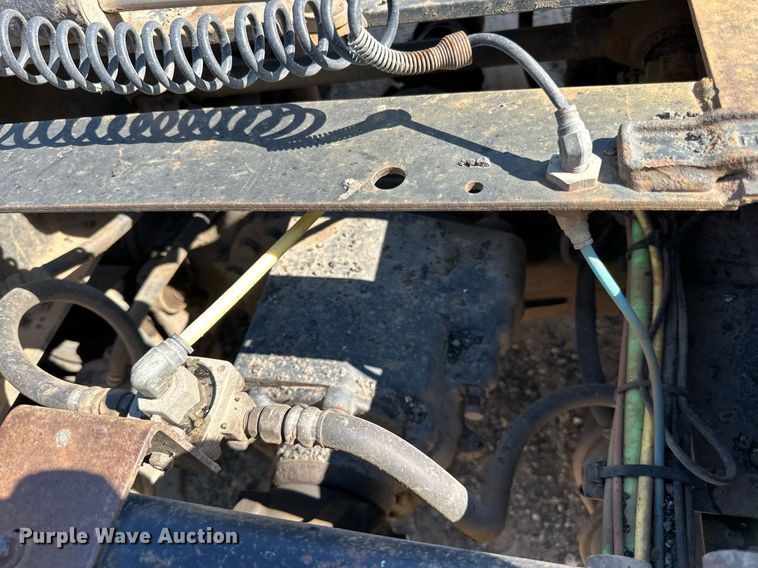 image for item DN0779 2007 International  9200i semi truck