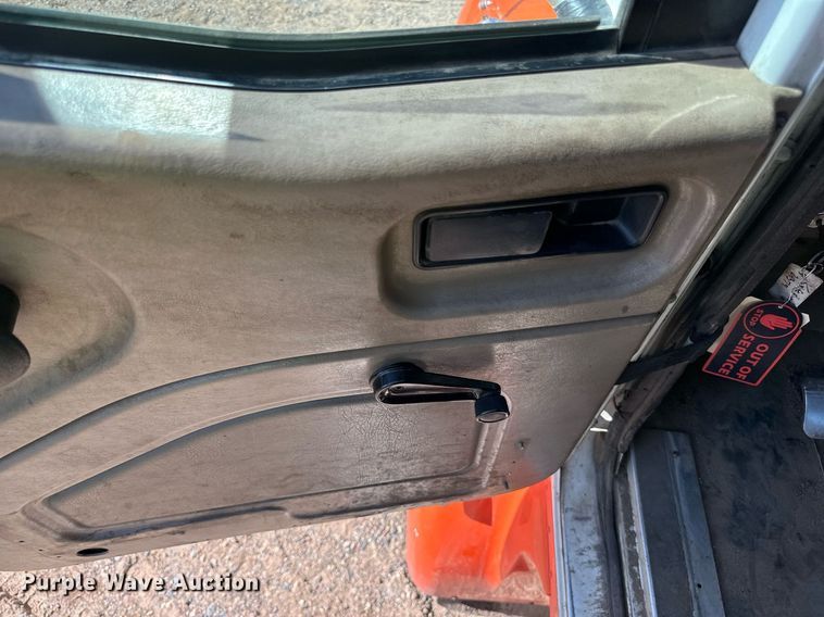 image for item DN0779 2007 International  9200i semi truck