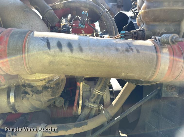 image for item DN0779 2007 International  9200i semi truck