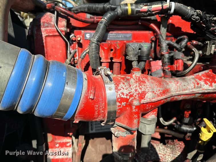 image for item DN0779 2007 International  9200i semi truck