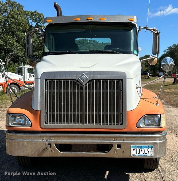 image for item DN0780 2008 International  9200i semi truck