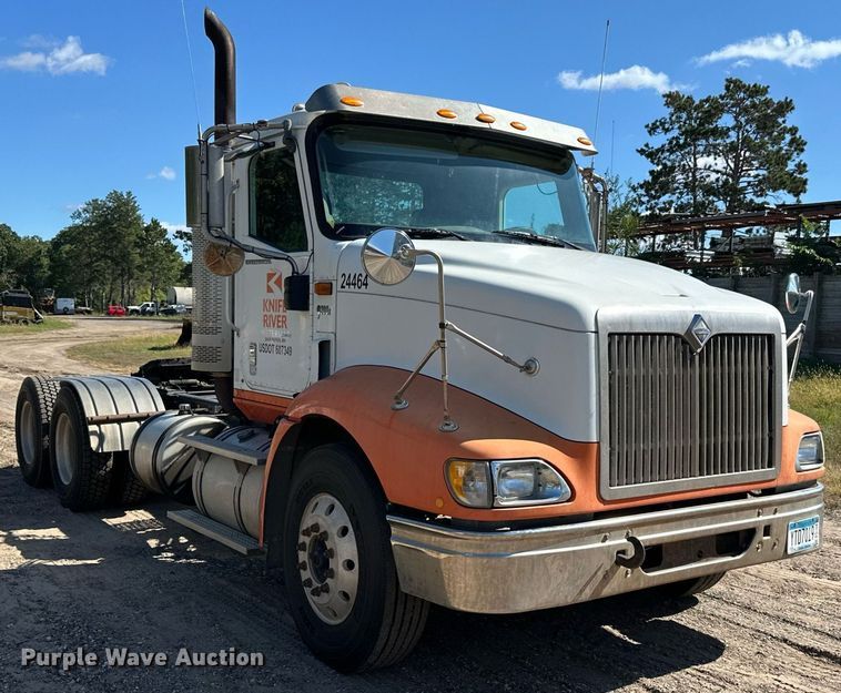 image for item DN0780 2008 International  9200i semi truck