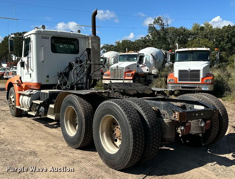 image for item DN0780 2008 International  9200i semi truck