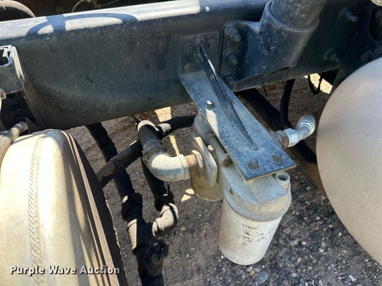 image for item DN0780 2008 International  9200i semi truck