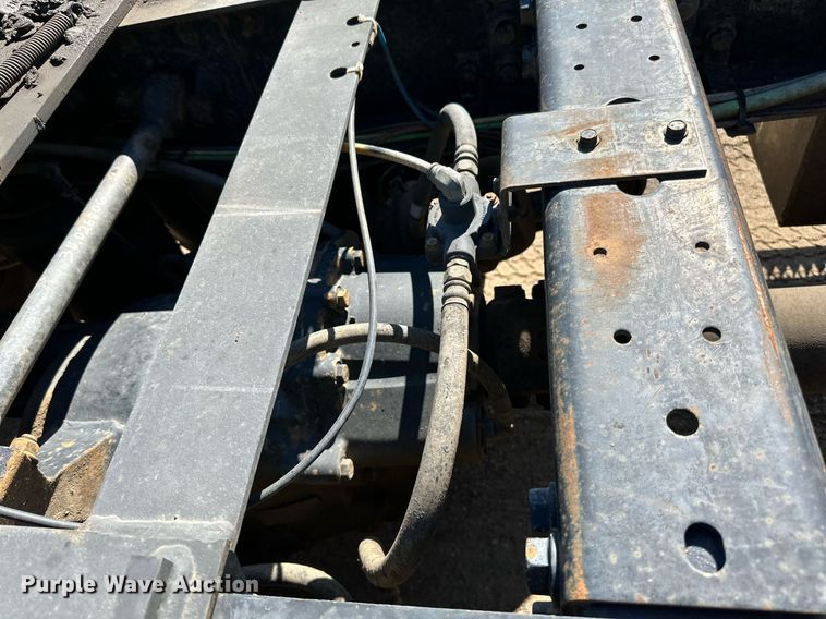 image for item DN0780 2008 International  9200i semi truck