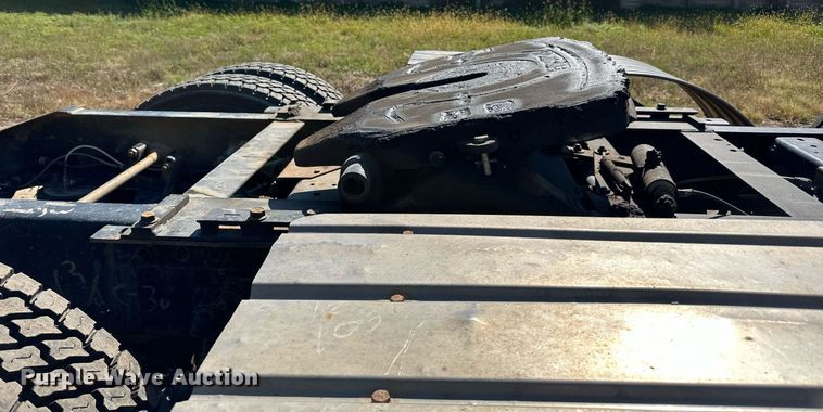 image for item DN0780 2008 International  9200i semi truck