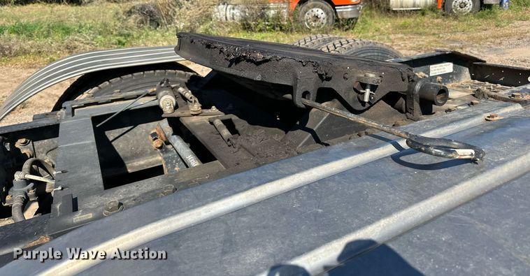 image for item DN0780 2008 International  9200i semi truck