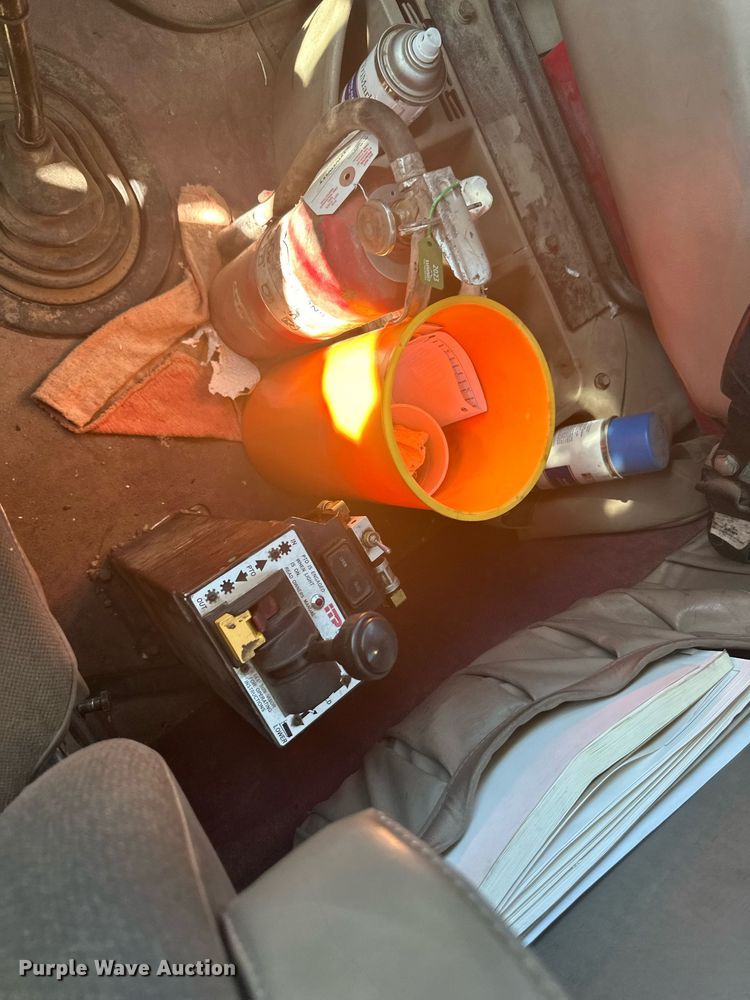 image for item DN0780 2008 International  9200i semi truck