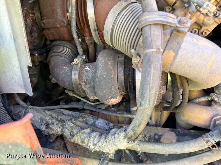 image for item DN0780 2008 International  9200i semi truck