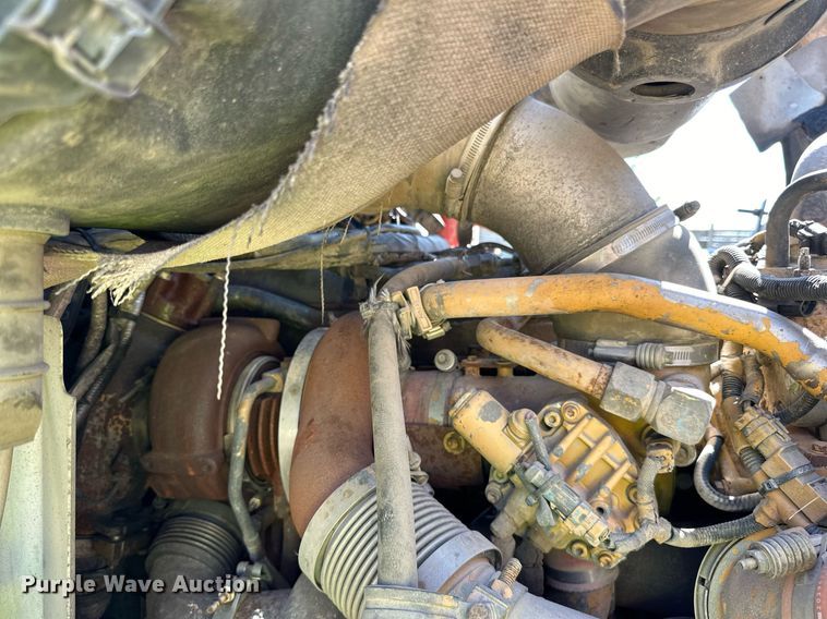 image for item DN0780 2008 International  9200i semi truck