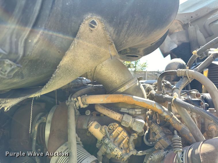 image for item DN0780 2008 International  9200i semi truck