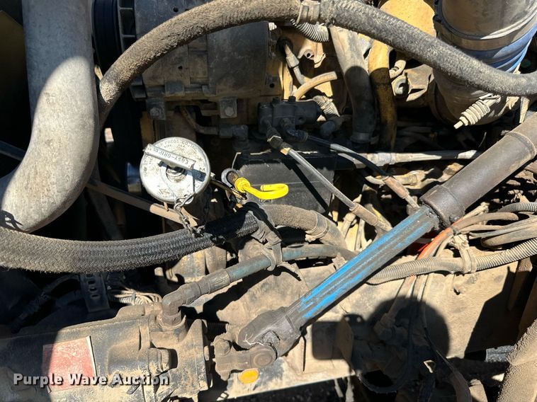 image for item DN0780 2008 International  9200i semi truck