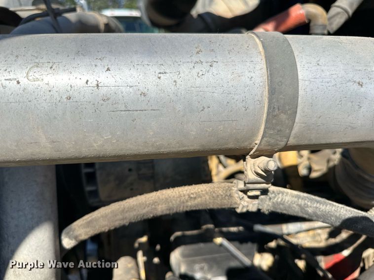 image for item DN0780 2008 International  9200i semi truck