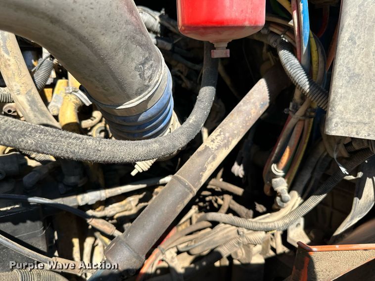 image for item DN0780 2008 International  9200i semi truck