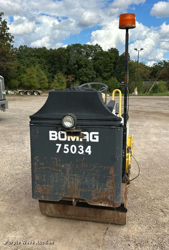 image for item DN0781 2002 Bomag  BW900 double drum vibratory roller