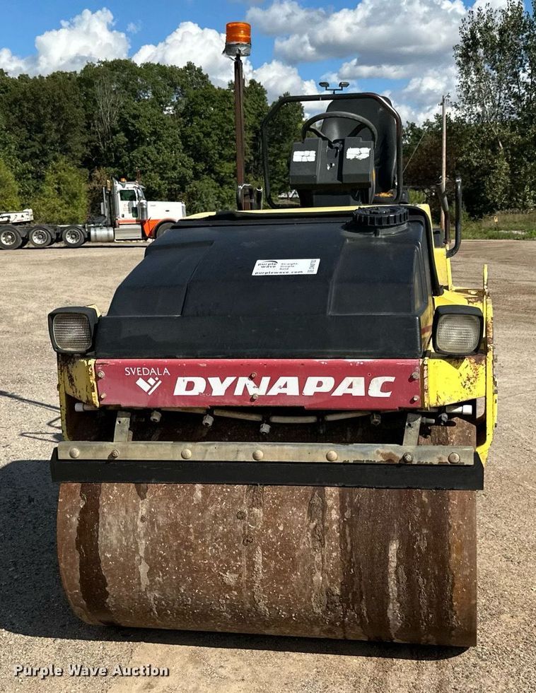 image for item DN0782 2000 Dynapac CC142 double drum vibratory roller