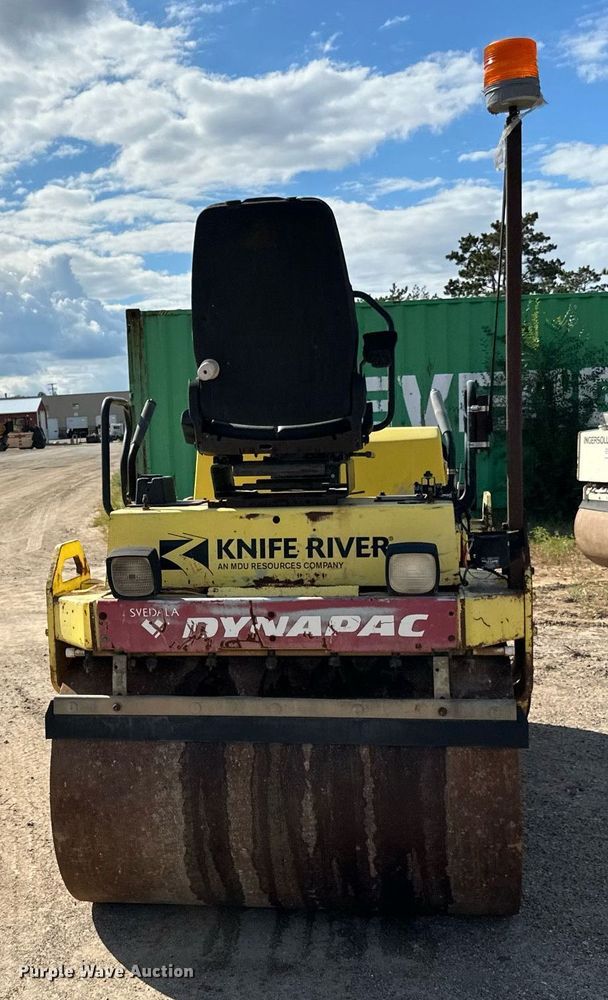 image for item DN0782 2000 Dynapac CC142 double drum vibratory roller