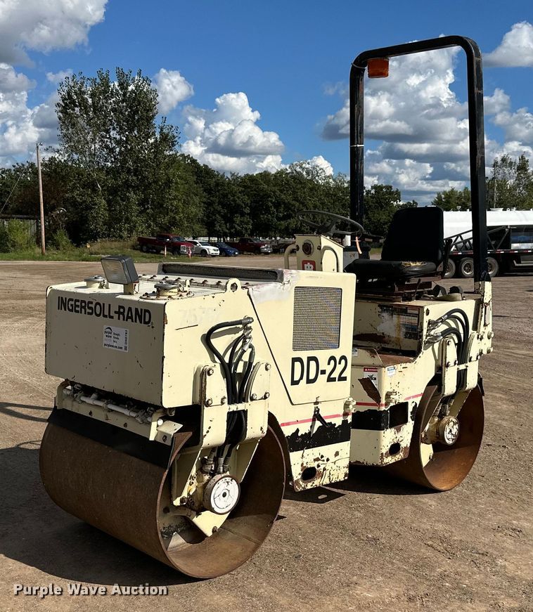 image for item DN0783 1995 Ingersoll Rand  DD22 double drum vibratory roller