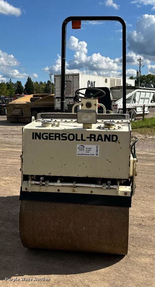 image for item DN0783 1995 Ingersoll Rand  DD22 double drum vibratory roller