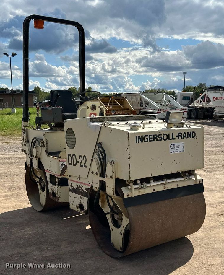 image for item DN0783 1995 Ingersoll Rand  DD22 double drum vibratory roller