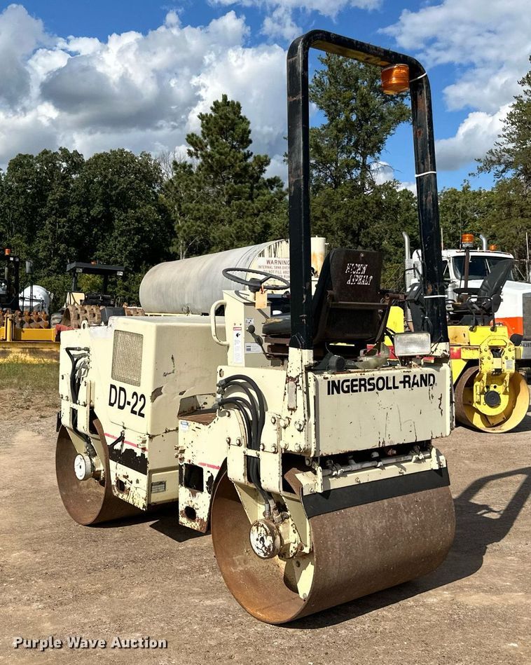 image for item DN0783 1995 Ingersoll Rand  DD22 double drum vibratory roller
