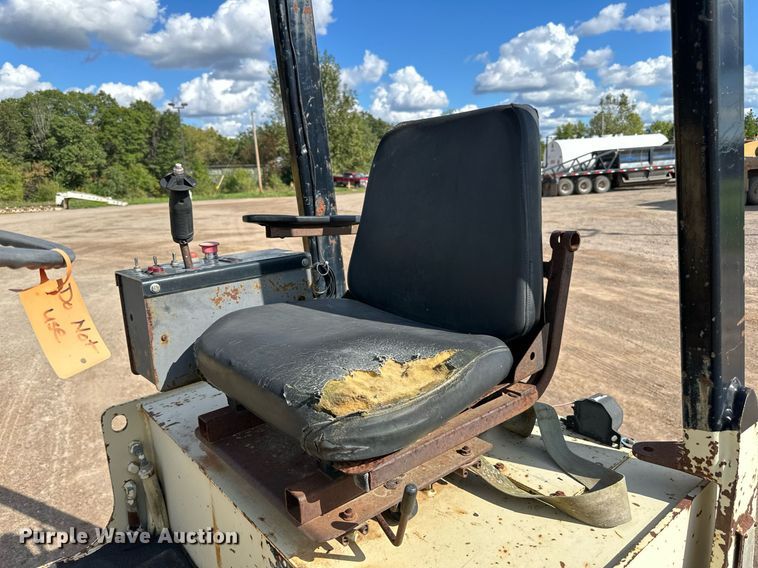 image for item DN0783 1995 Ingersoll Rand  DD22 double drum vibratory roller