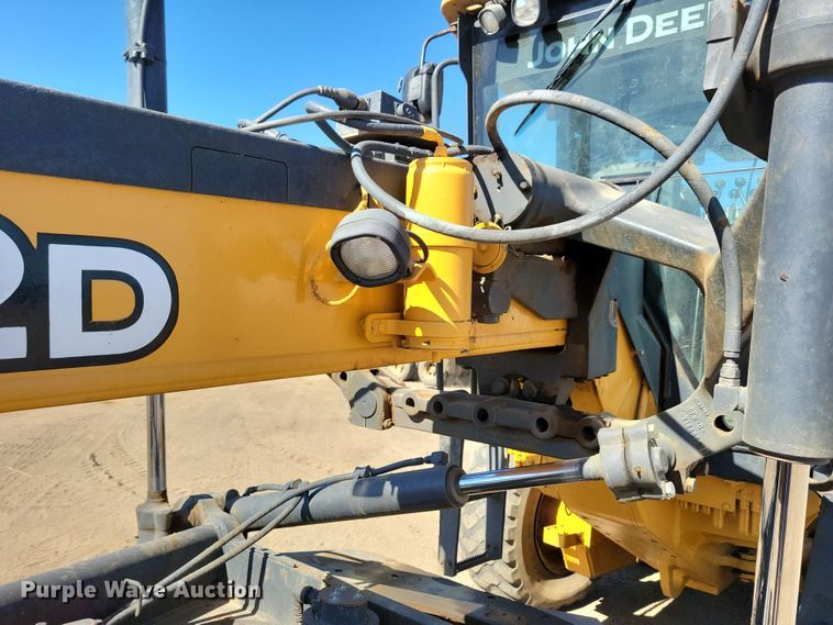 image for item DN3552 2008 John Deere 872D motor grader