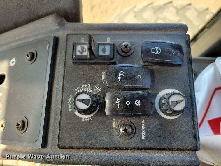 image for item DN3552 2008 John Deere 872D motor grader