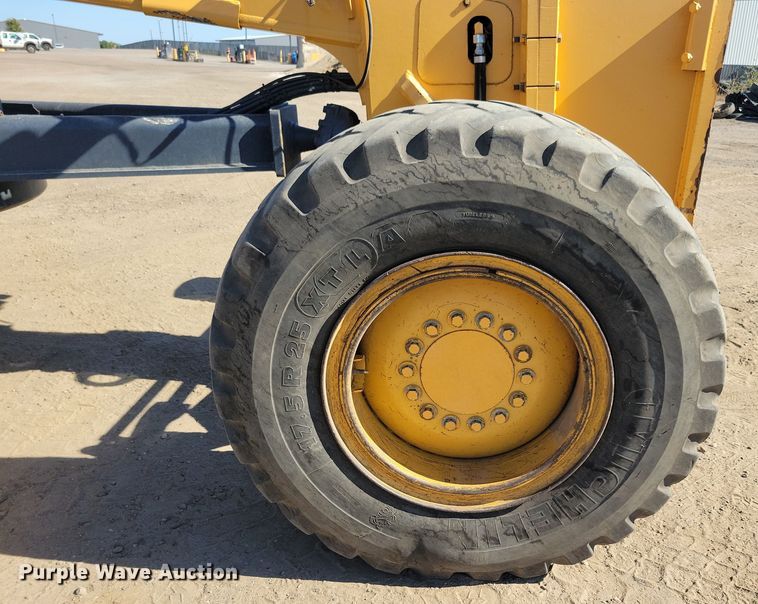 image for item DN3552 2008 John Deere 872D motor grader