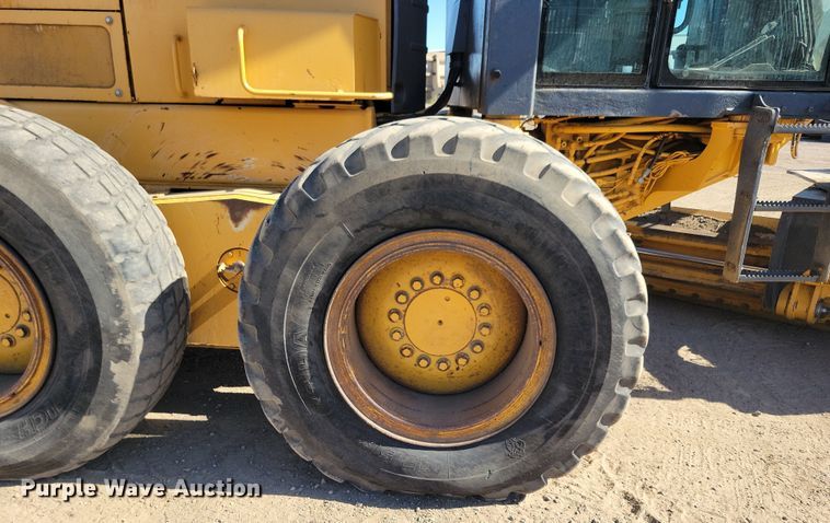 image for item DN3552 2008 John Deere 872D motor grader