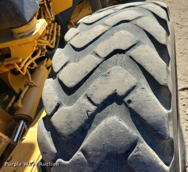 image for item DN3552 2008 John Deere 872D motor grader