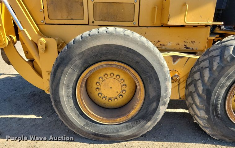 image for item DN3552 2008 John Deere 872D motor grader