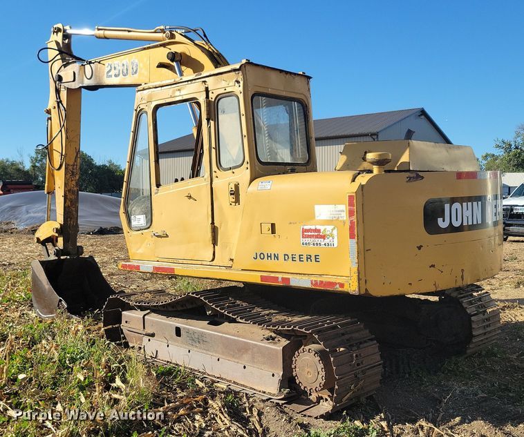 image for item DN3555 John Deere 290D excavator