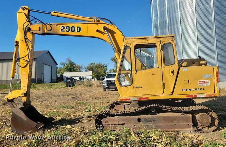 image for item DN3555 John Deere 290D excavator