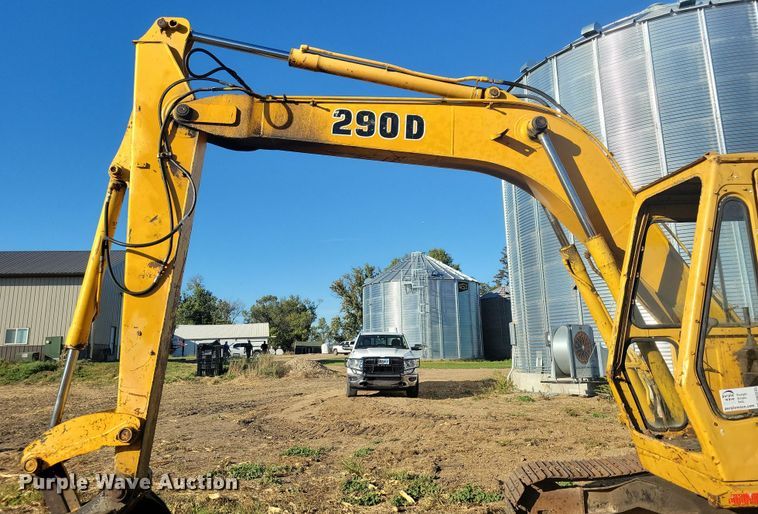 image for item DN3555 John Deere 290D excavator
