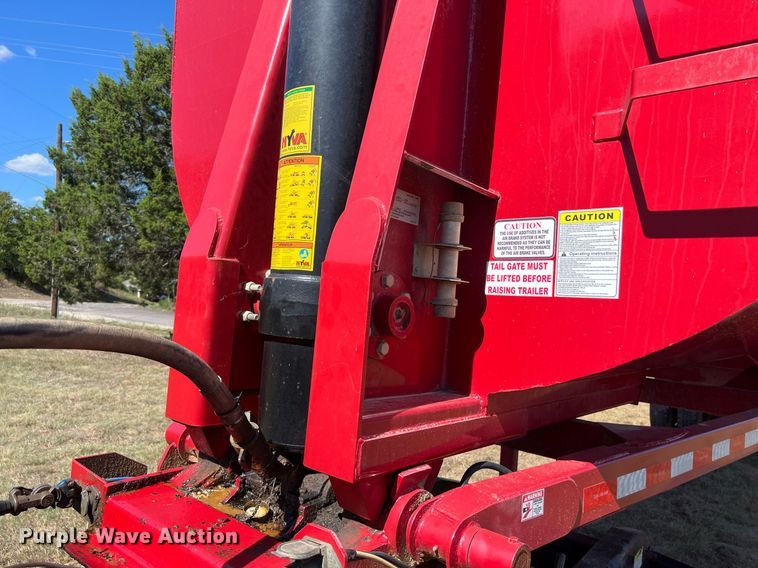 image for item DO2502 2018 Brazos end dump trailer