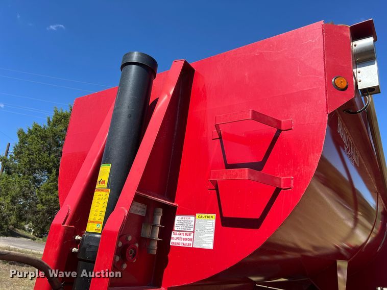 image for item DO2502 2018 Brazos end dump trailer