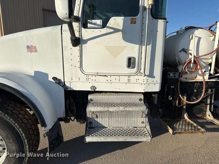 image for item DO2504 2006 Kenworth W900 ready mix truck