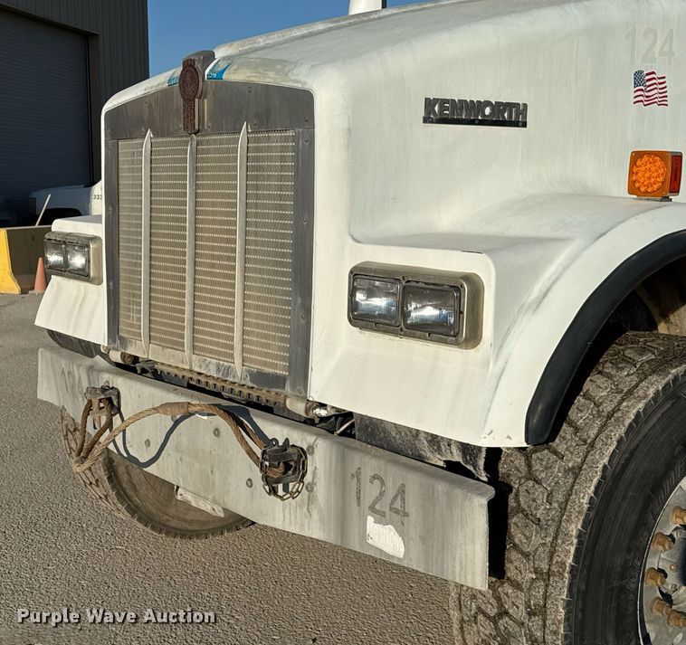 image for item DO2504 2006 Kenworth W900 ready mix truck