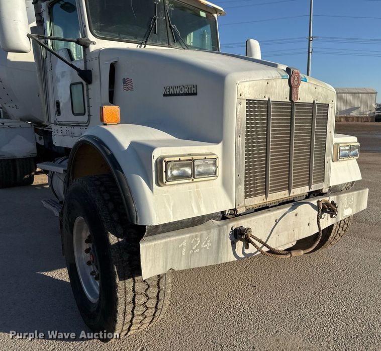 image for item DO2504 2006 Kenworth W900 ready mix truck