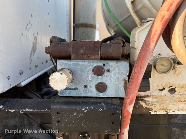 image for item DO2504 2006 Kenworth W900 ready mix truck