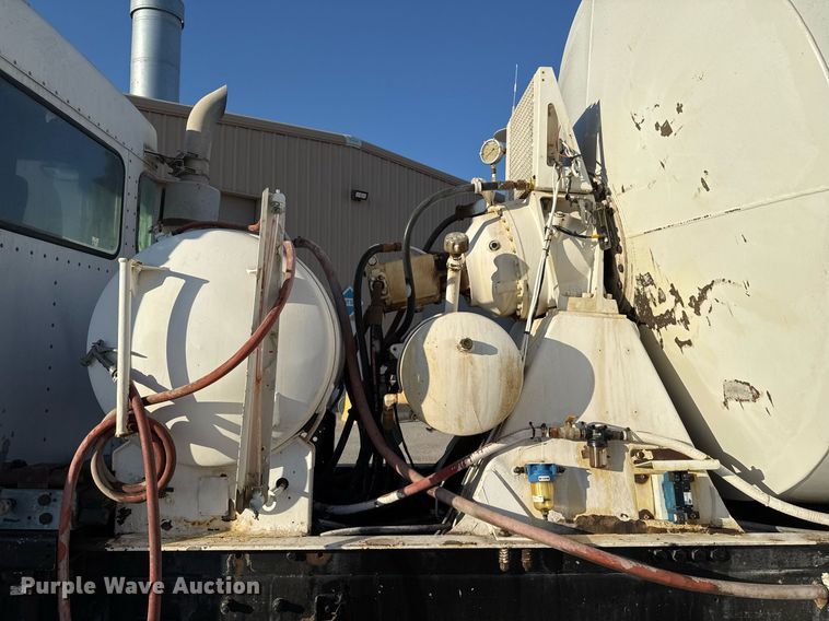 image for item DO2504 2006 Kenworth W900 ready mix truck