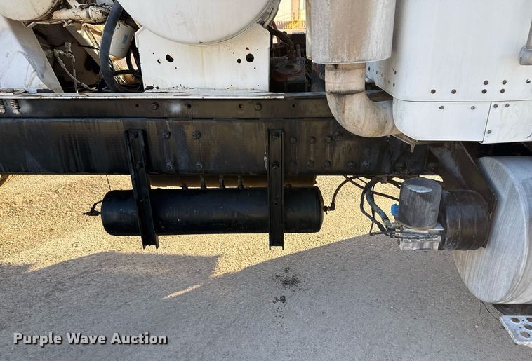 image for item DO2504 2006 Kenworth W900 ready mix truck