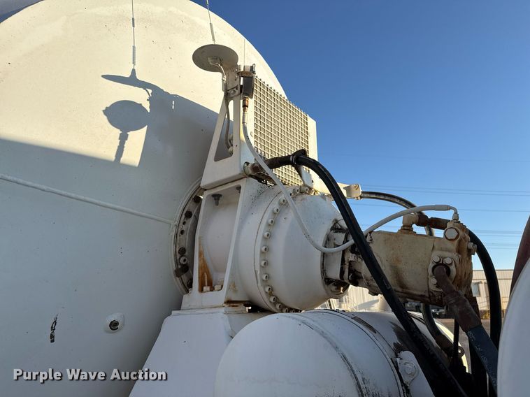 image for item DO2504 2006 Kenworth W900 ready mix truck