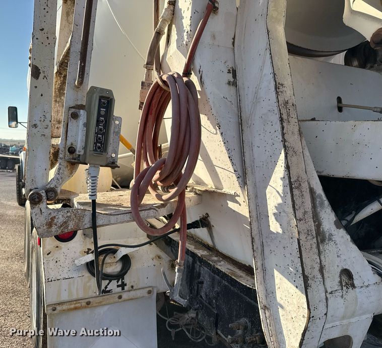 image for item DO2504 2006 Kenworth W900 ready mix truck