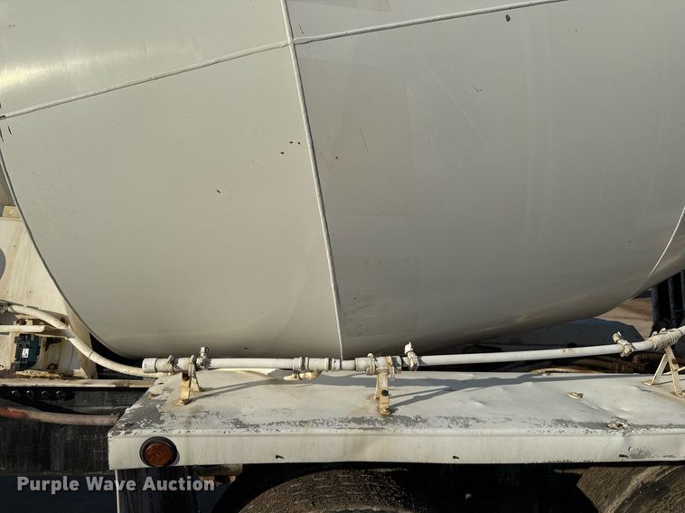 image for item DO2504 2006 Kenworth W900 ready mix truck