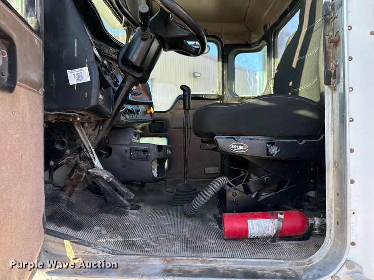 image for item DO2504 2006 Kenworth W900 ready mix truck