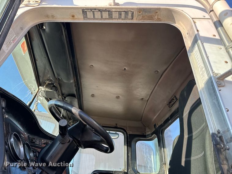 image for item DO2504 2006 Kenworth W900 ready mix truck